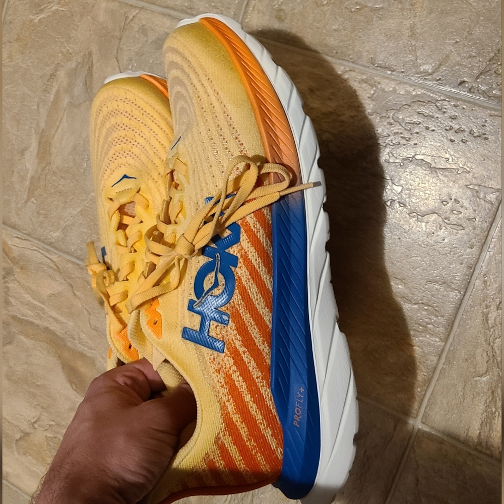 Mens Hoka Mach 5 size 10.5